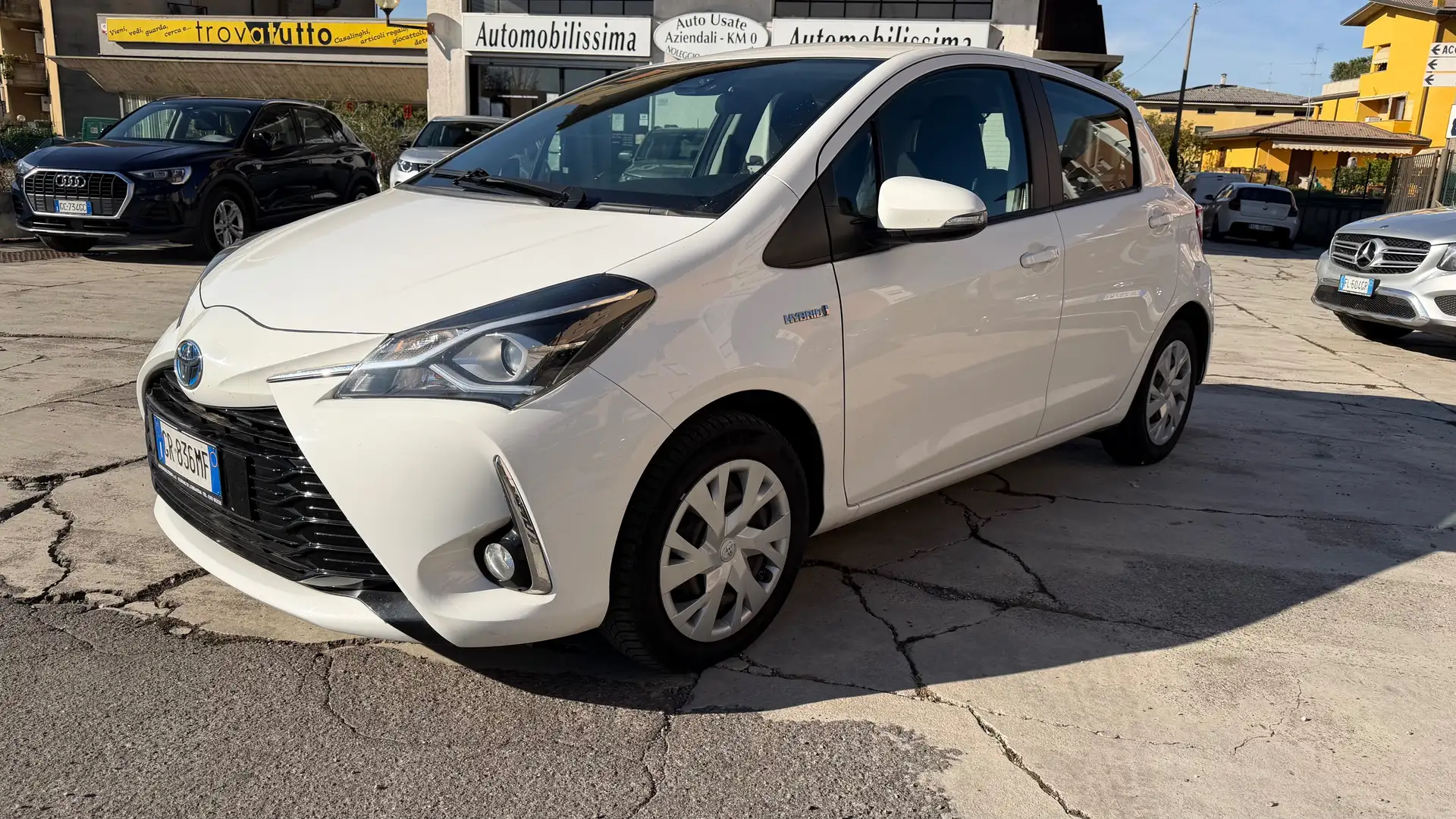 Toyota Yaris Yaris III 5p 1.5h Active OK NEOPATENTATO Bianco - 1