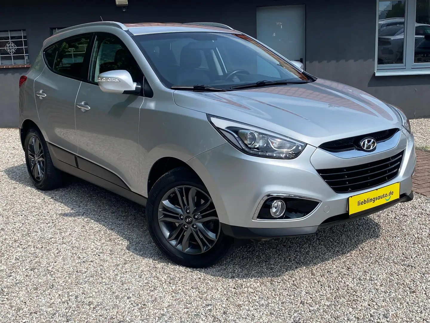 Hyundai iX35 2.0 CRDi FIFA World Cup Edition AWD AHK Silber - 2