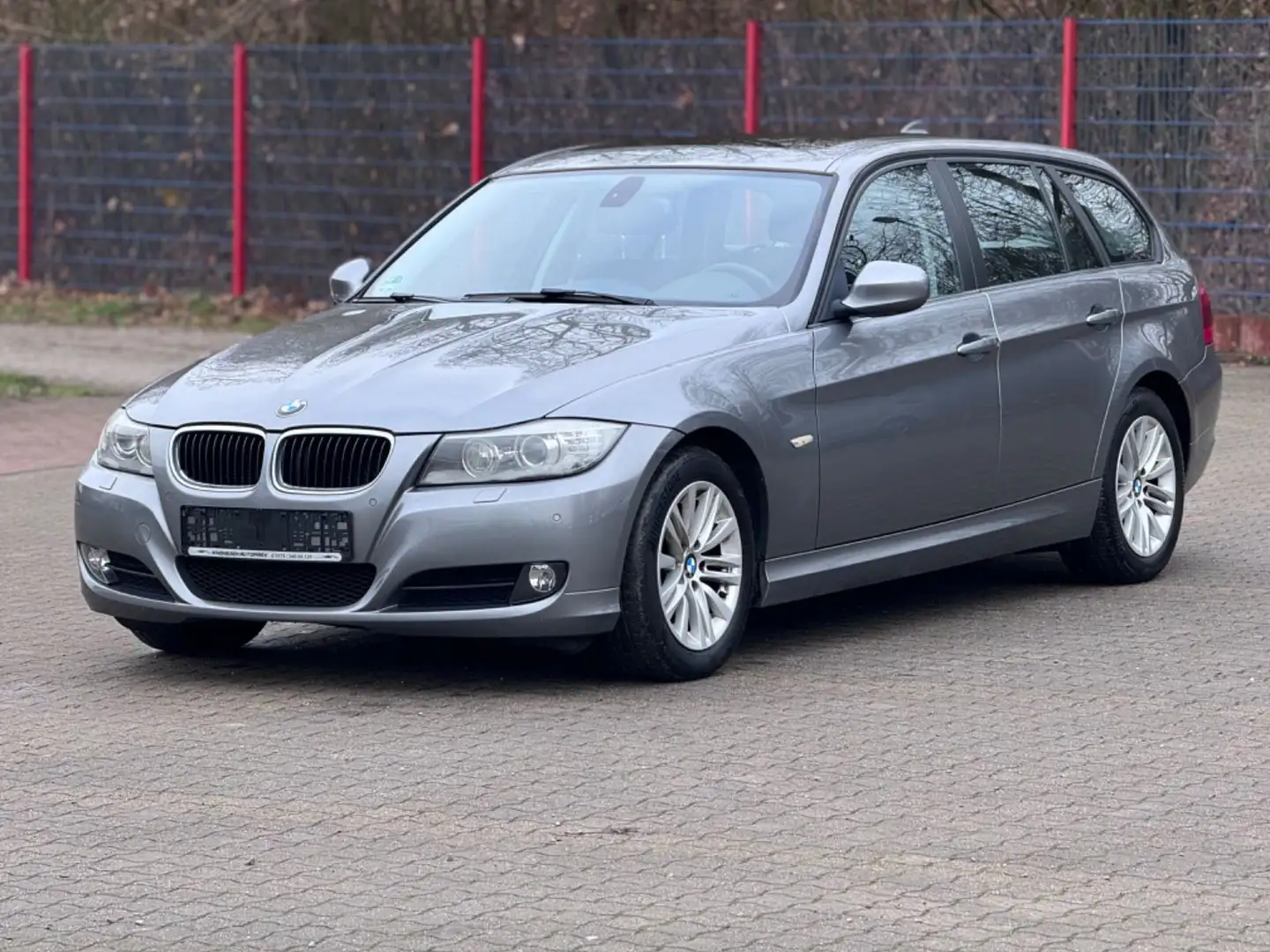 BMW 318 i Touring *XENON *NAVI *TÜV NEU Grau - 1