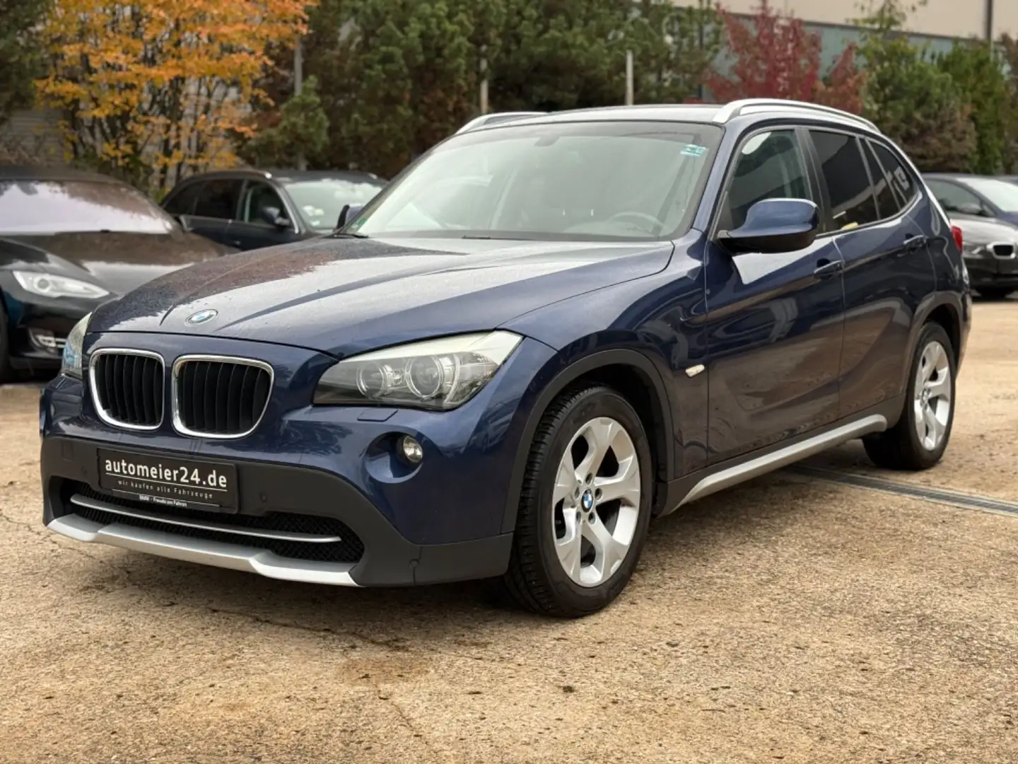 BMW X1 20 d sDrive Blau - 1
