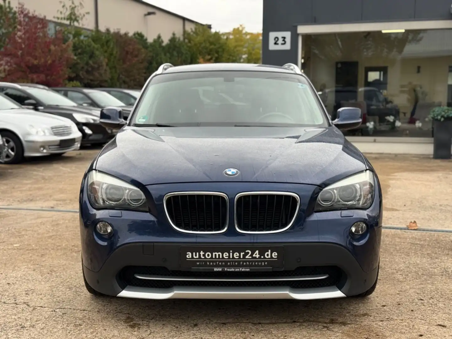 BMW X1 20 d sDrive Blau - 2