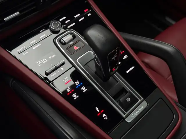 Porsche Cayenne view 18