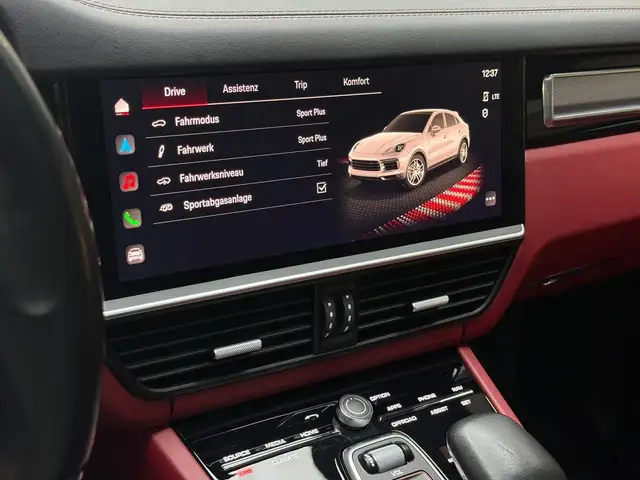 Porsche Cayenne view 17