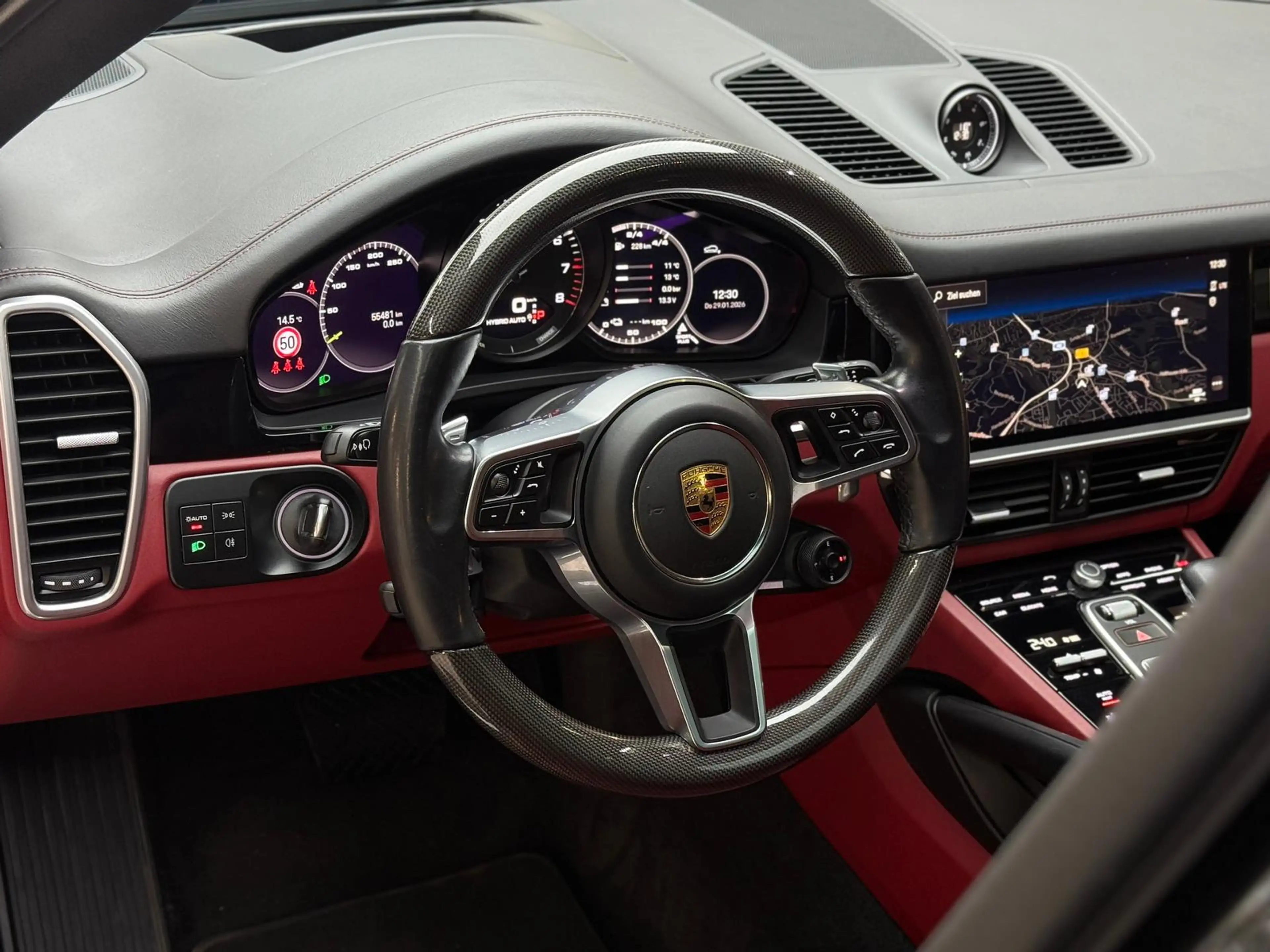 Porsche Cayenne Coupe E-Hybrid Platinum Edition HuD — photo 14