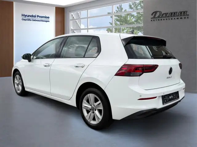 Volkswagen Golf view 4