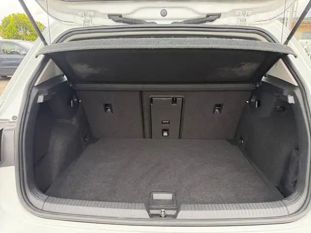 Volkswagen Golf view 12
