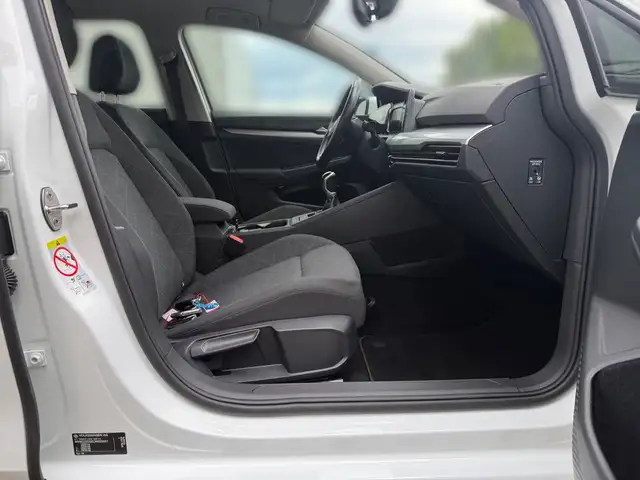 Volkswagen Golf view 14
