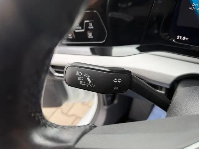 Volkswagen Golf view 18