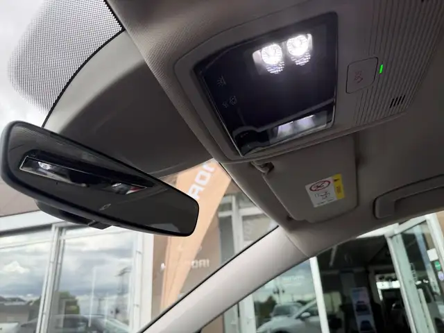 Volkswagen Golf view 20