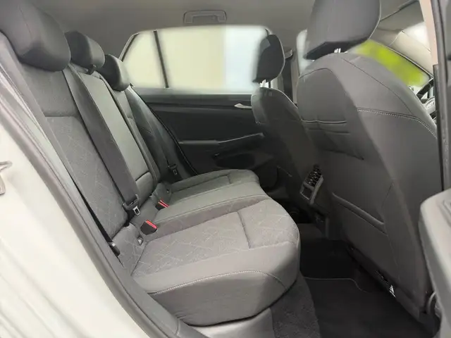 Volkswagen Golf view 13