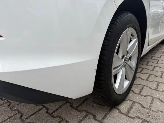 Volkswagen Golf view 15