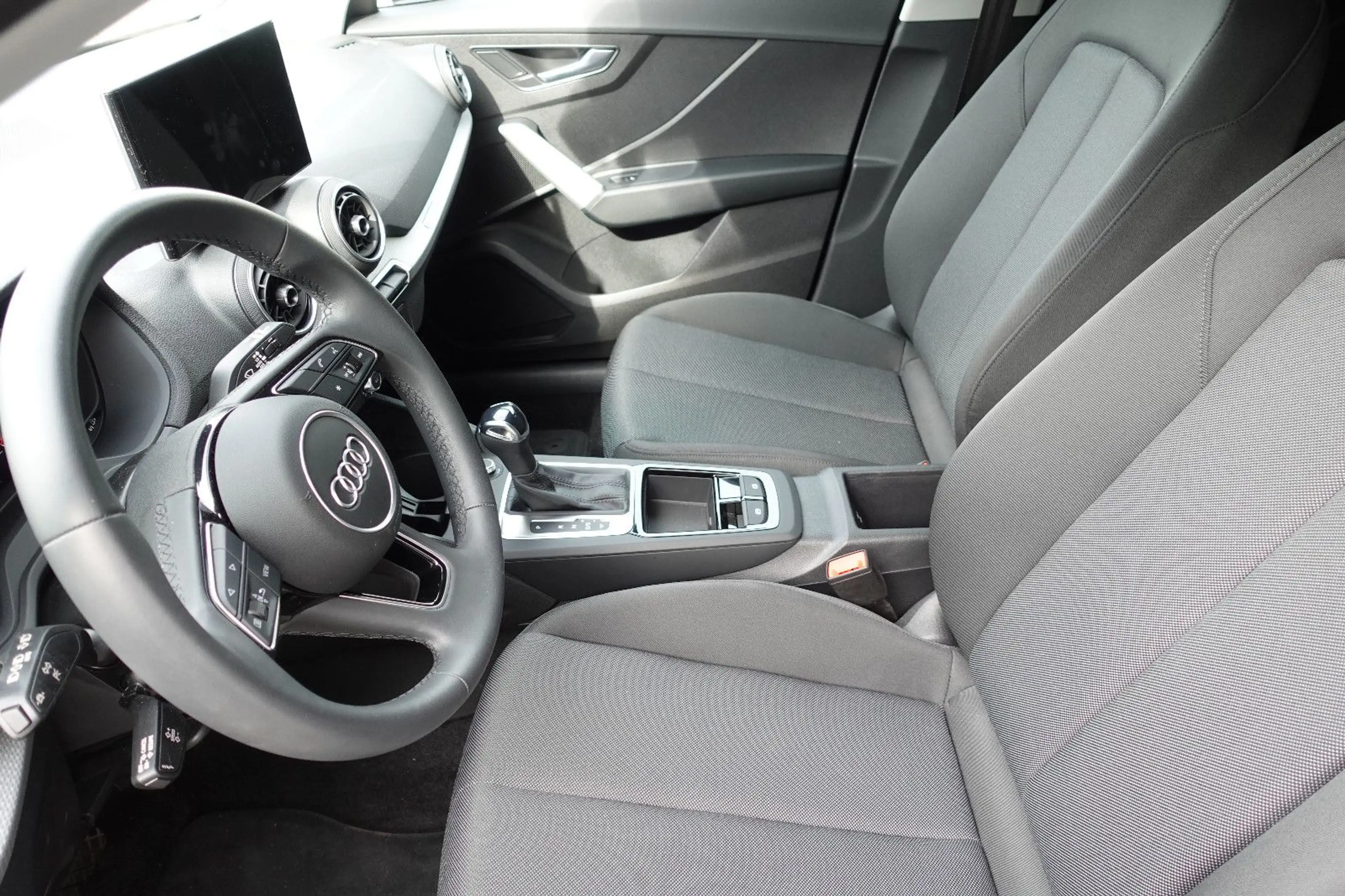 Audi Q2 35 TFSI advanced DSG LED SHZ RFK — photo 15