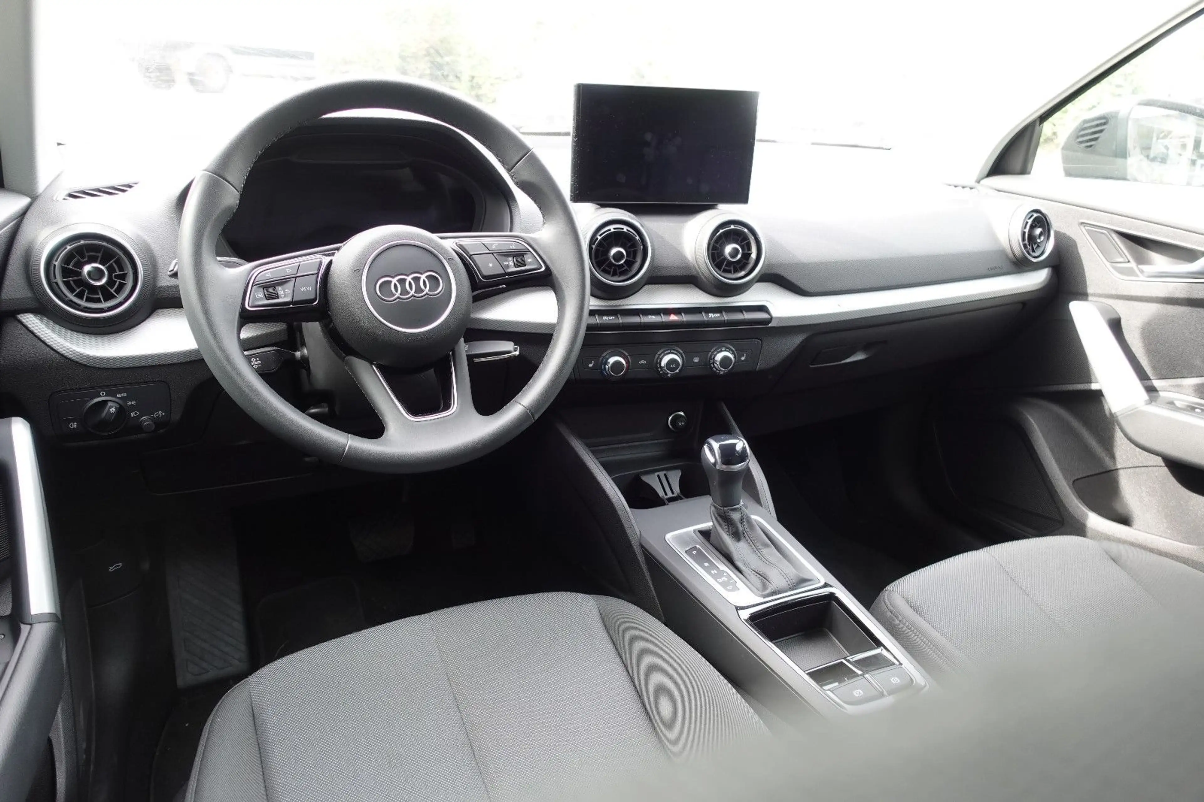Audi Q2 35 TFSI advanced DSG LED SHZ RFK — photo 14