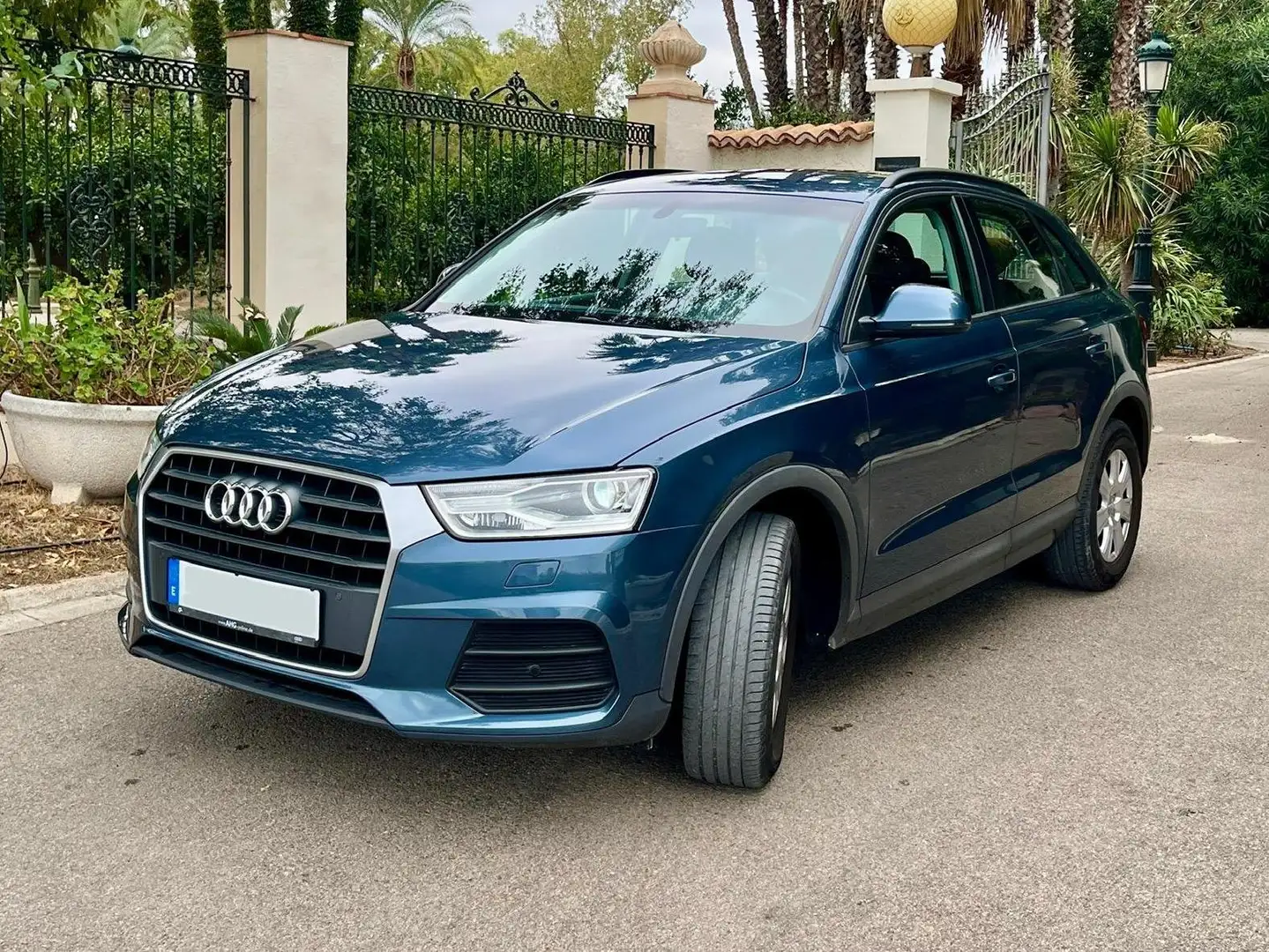 Audi Q3 Q3 1.4 TFSI CoD Attraction Ultra Azul - 2