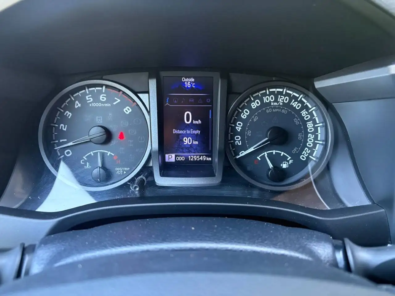Toyota Tacoma снимка Toyota Tacoma
