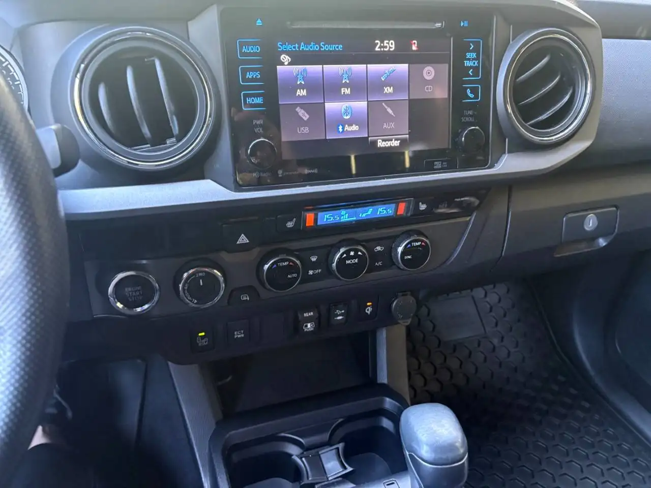 Toyota Tacoma снимка Toyota Tacoma