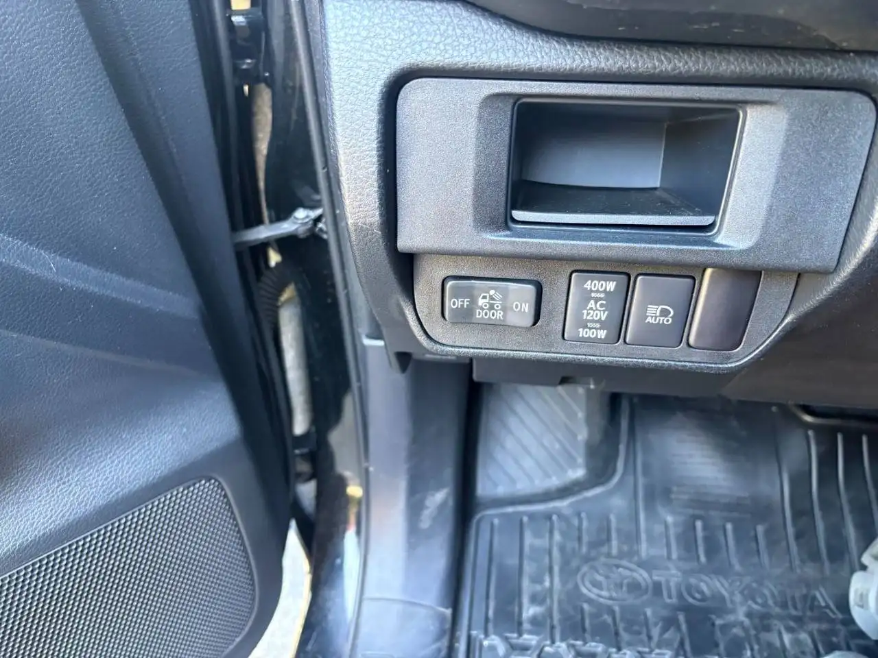 Toyota Tacoma снимка Toyota Tacoma