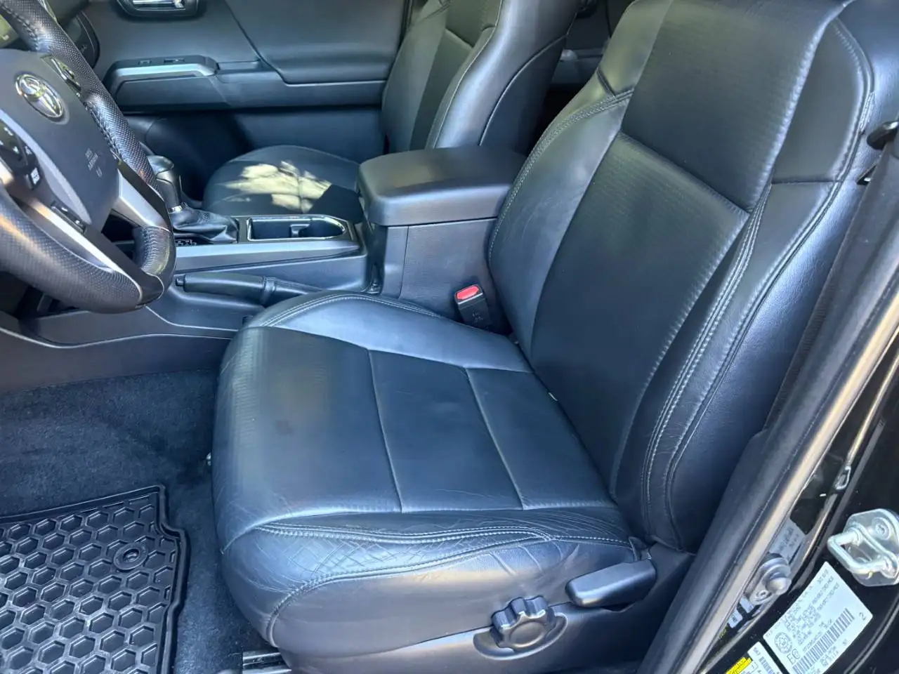 Toyota Tacoma снимка Toyota Tacoma