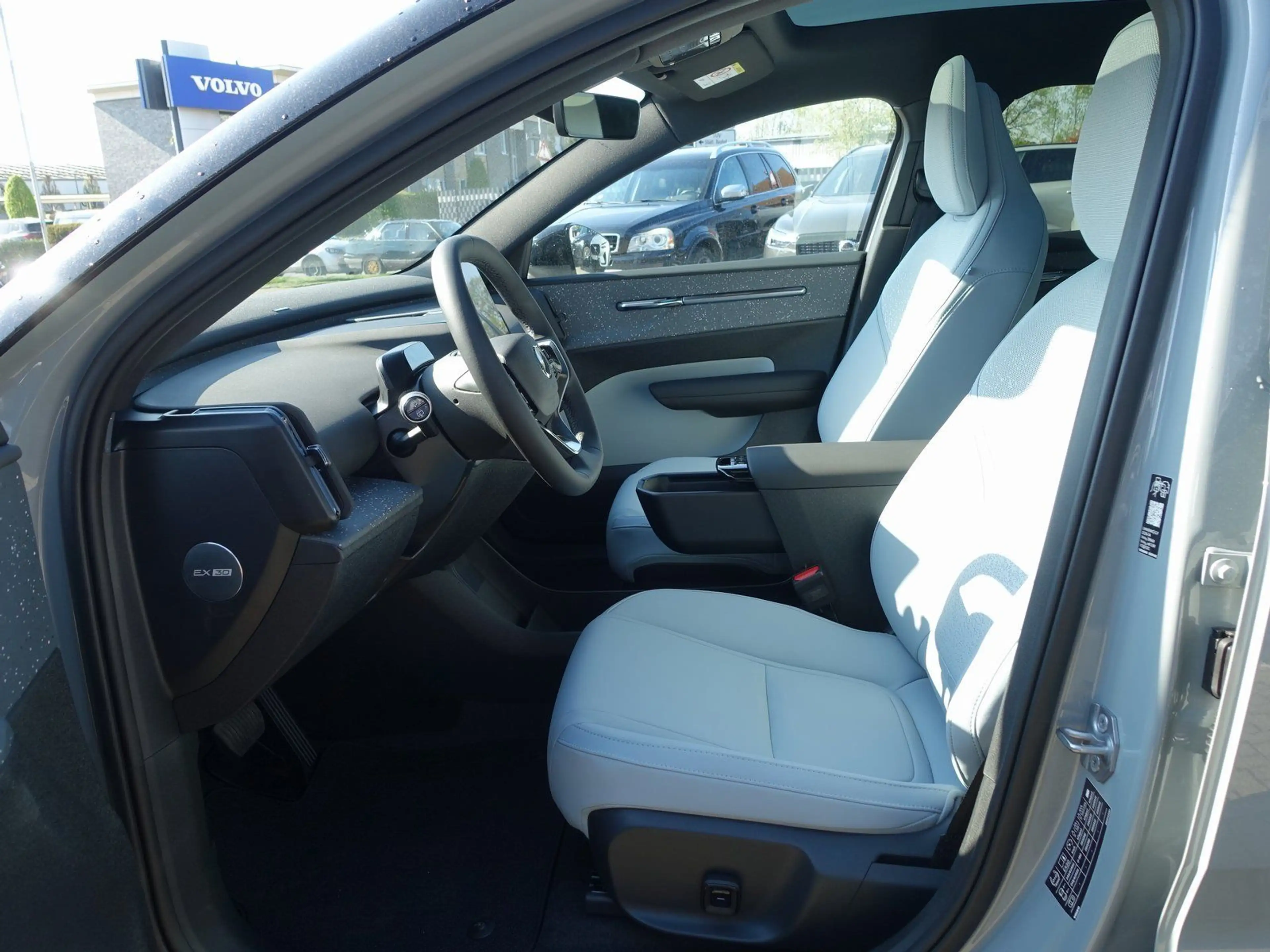 Volvo EX30 Ultra Single Extended Range/Pano/360°Cam — photo 9
