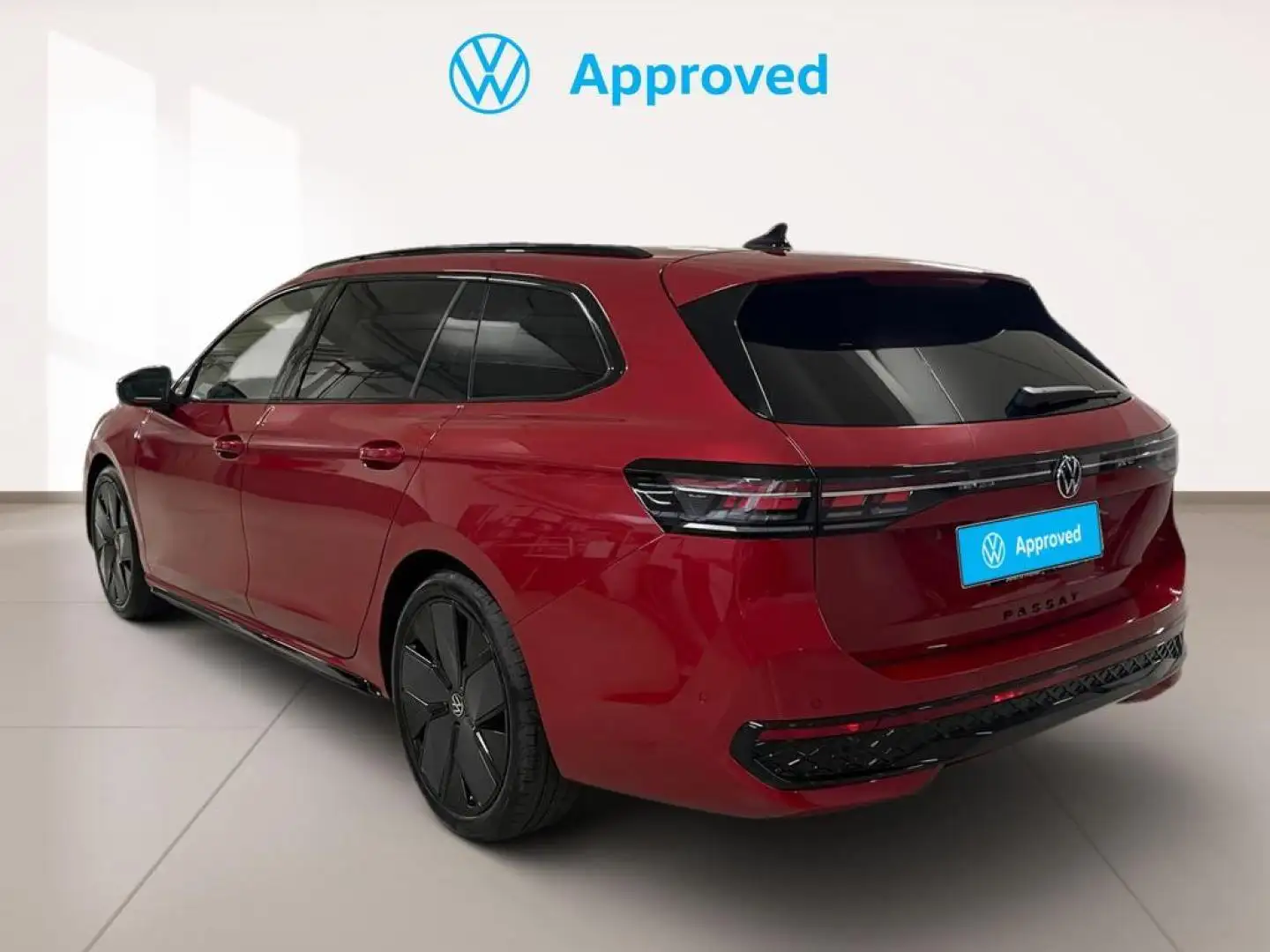 Volkswagen Passat 1.5 eTSI R-Line DSG7 110kW Rojo - 2