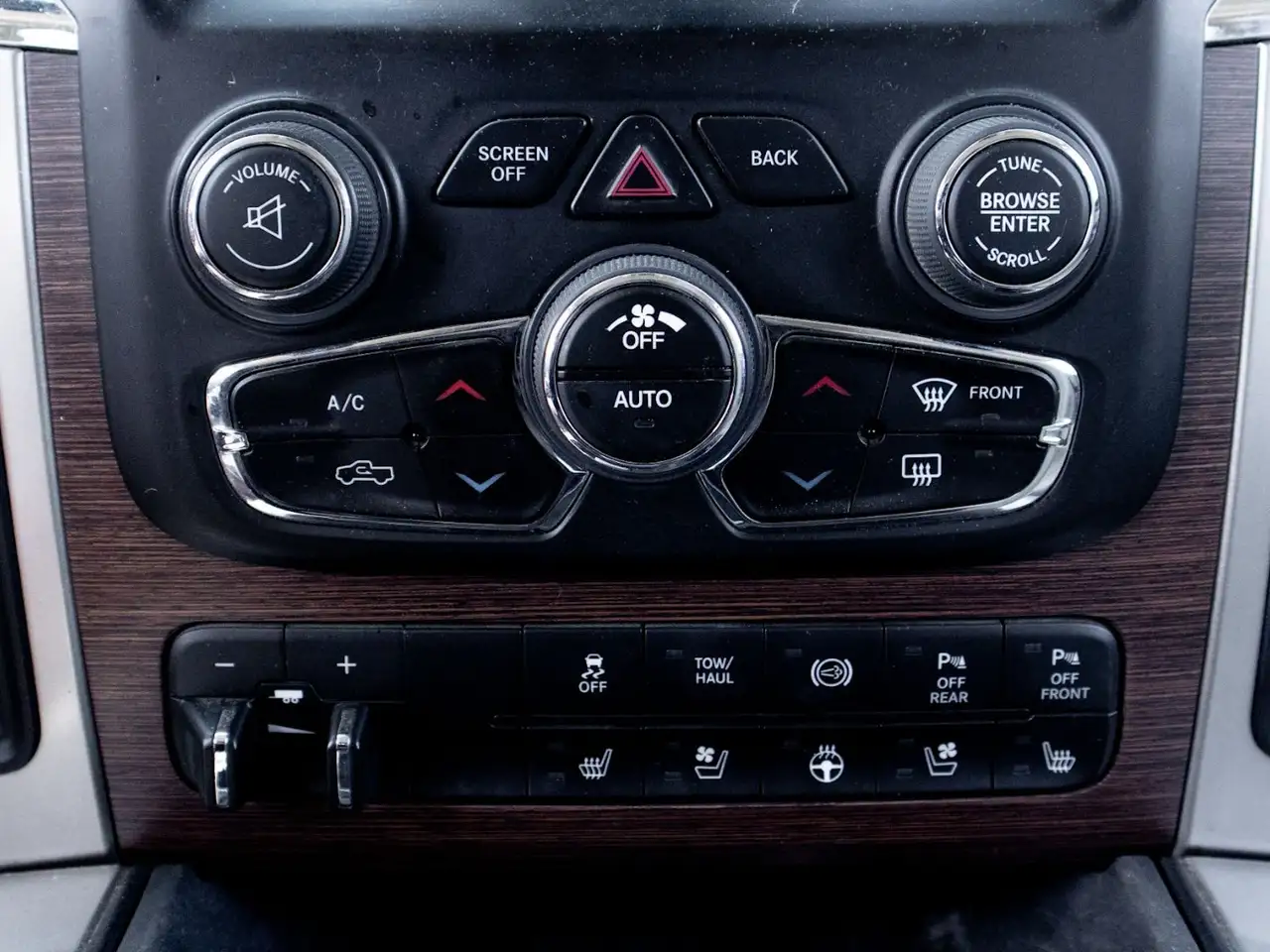 RAM 2500 снимка RAM 2500