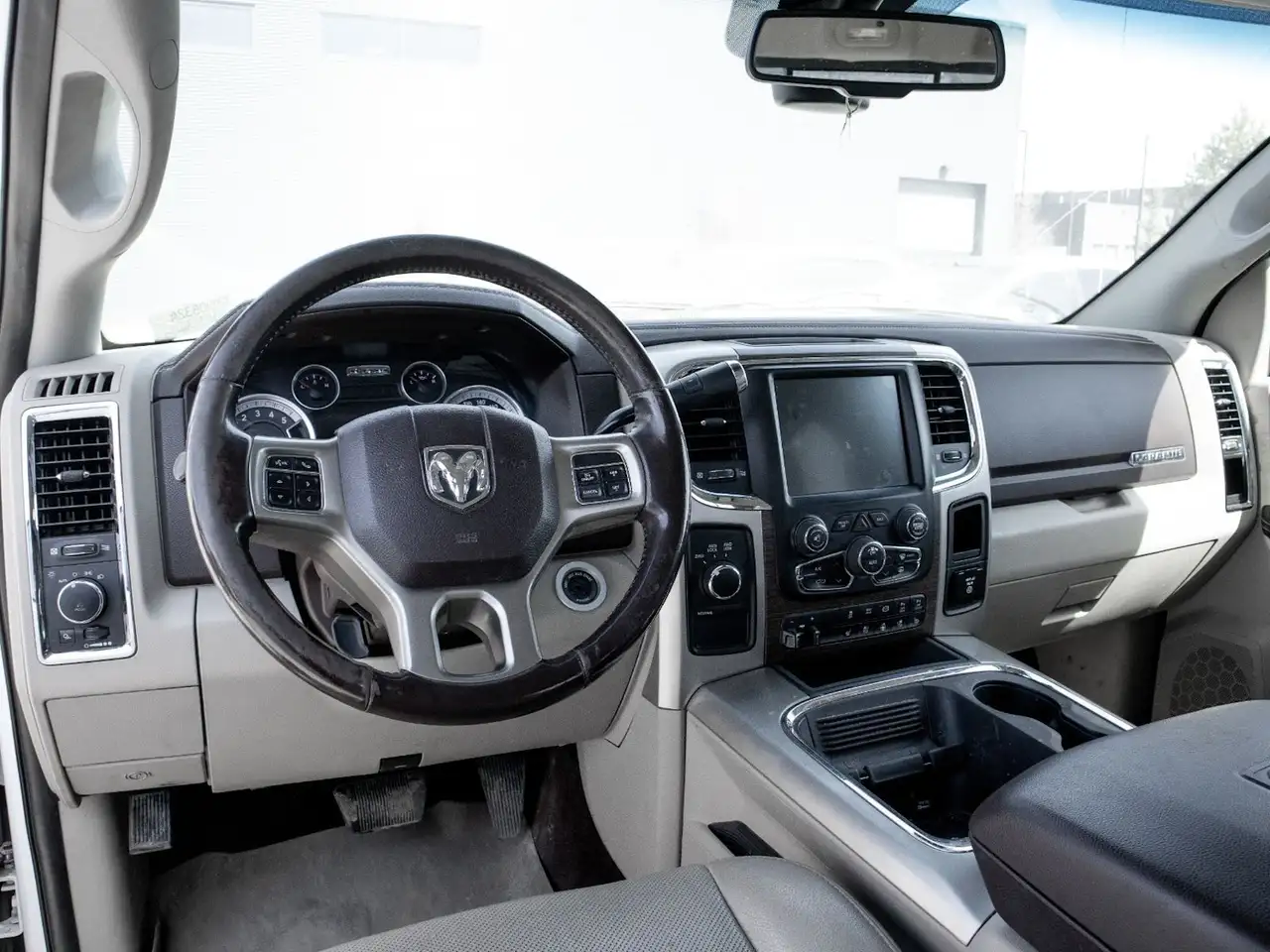 RAM 2500 снимка RAM 2500