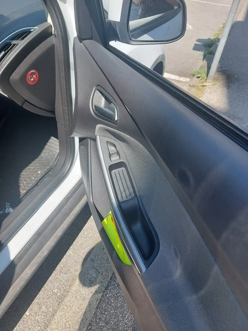 Ford Focus Trend 1,6 - 2