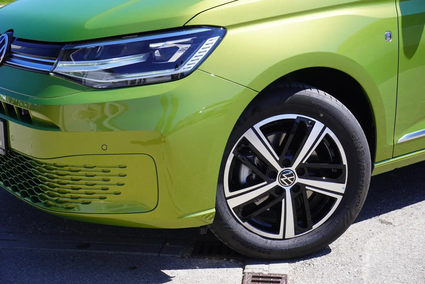 Volkswagen Caddy 1.5 TSI DSG STYLE+NAVI+KAMERA+LED+TEMPOMAT Verde - 2