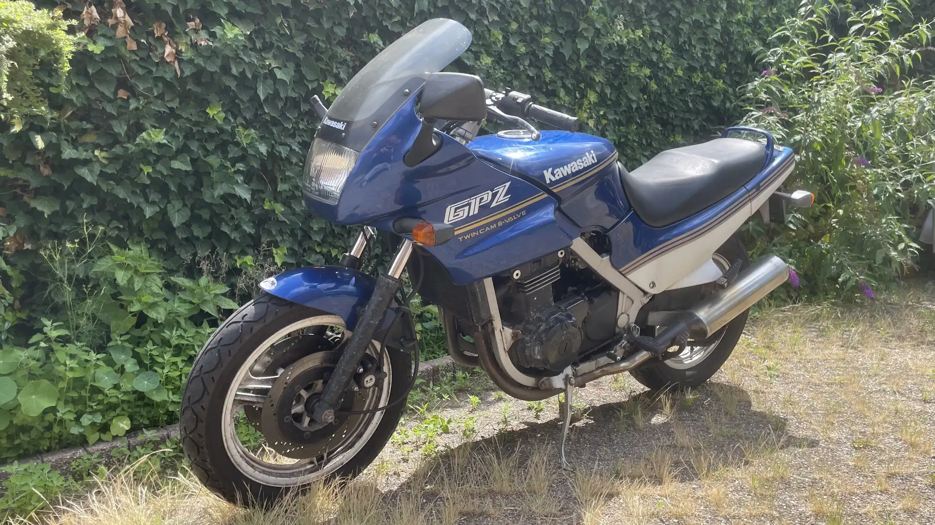 Kawasaki GPZ 500 S - 2