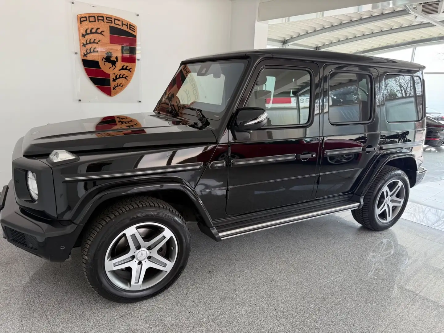 Mercedes-Benz G 350 - 1Hd-- ACC-Kamera-Standheizung-TOPZUSTAND Noir - 1