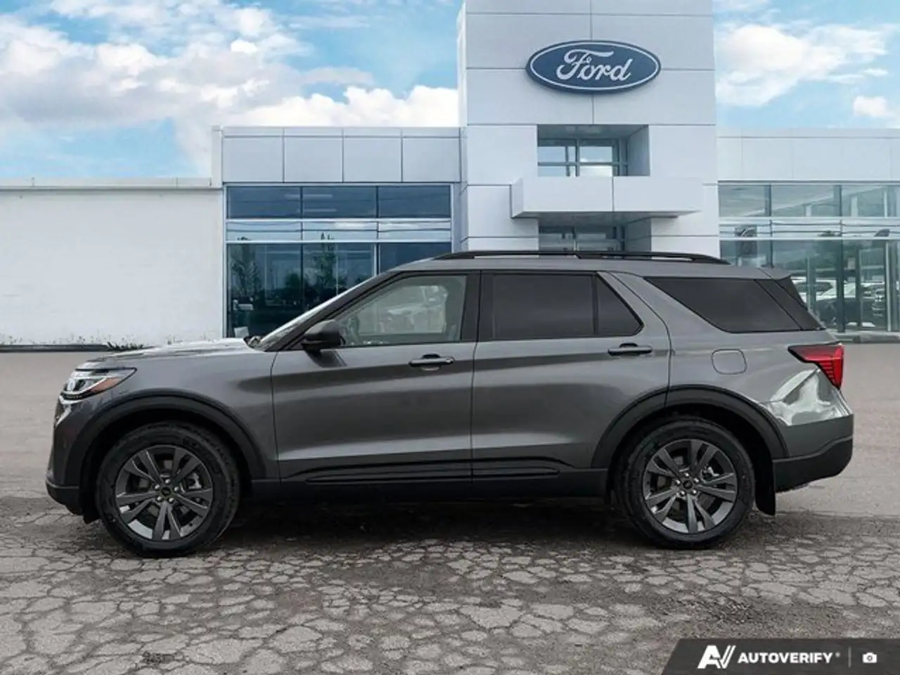 Ford Explorer снимка Ford Explorer