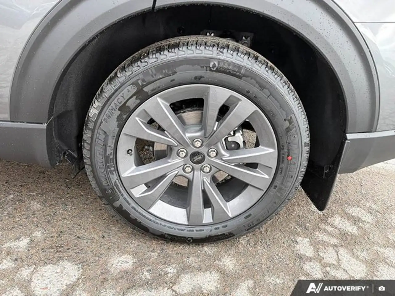 Ford Explorer снимка Ford Explorer