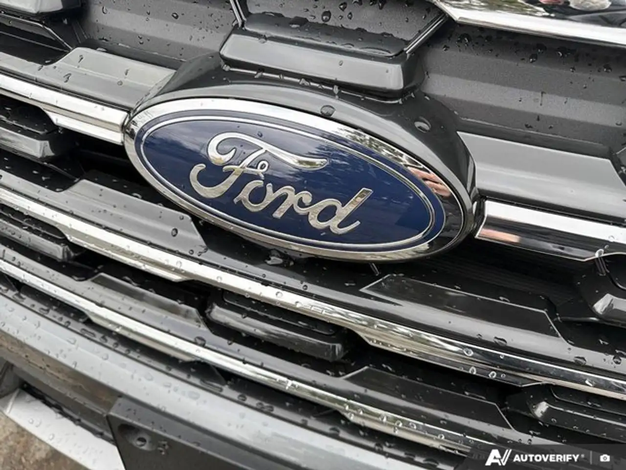 Ford Explorer снимка Ford Explorer
