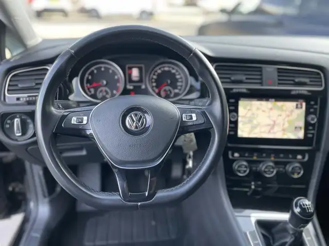 Volkswagen Golf view 8