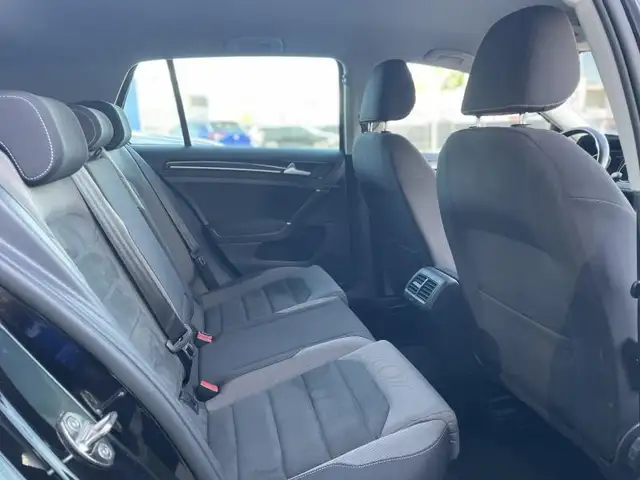 Volkswagen Golf view 5