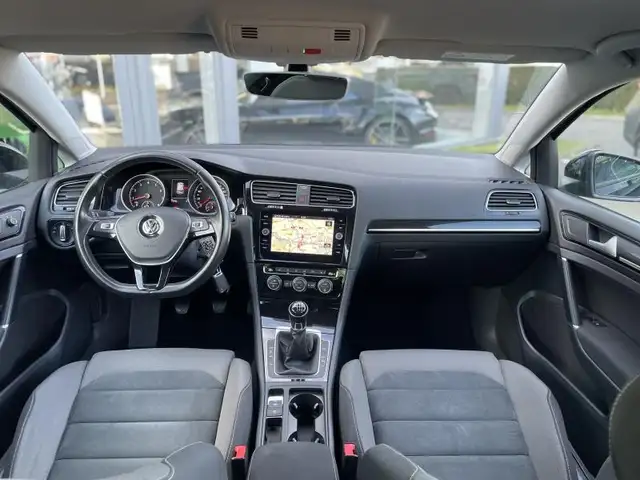 Volkswagen Golf view 12