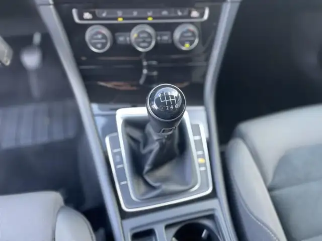 Volkswagen Golf view 10