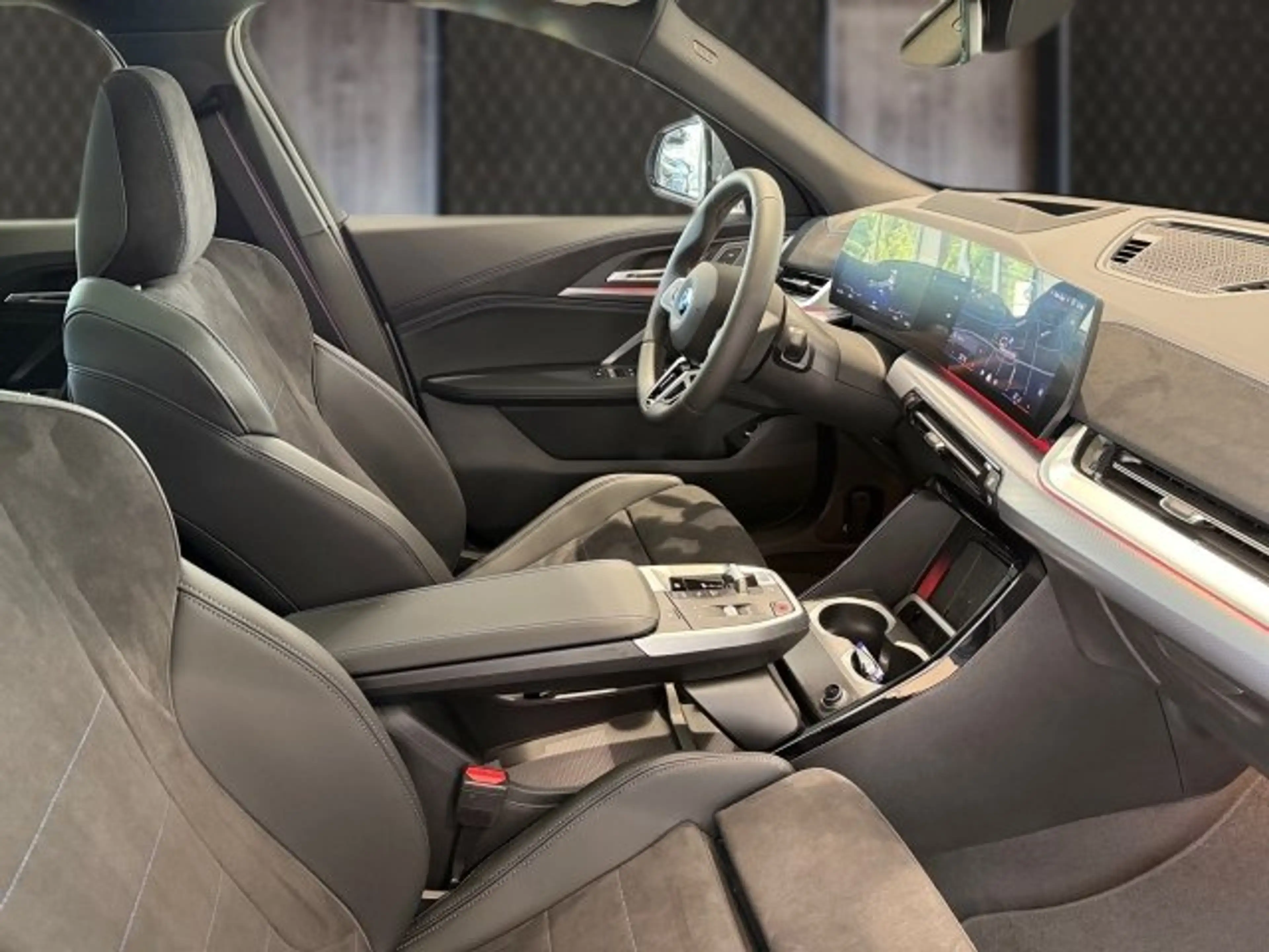 BMW iX2 eDrive20 U10 HB0 — photo 11