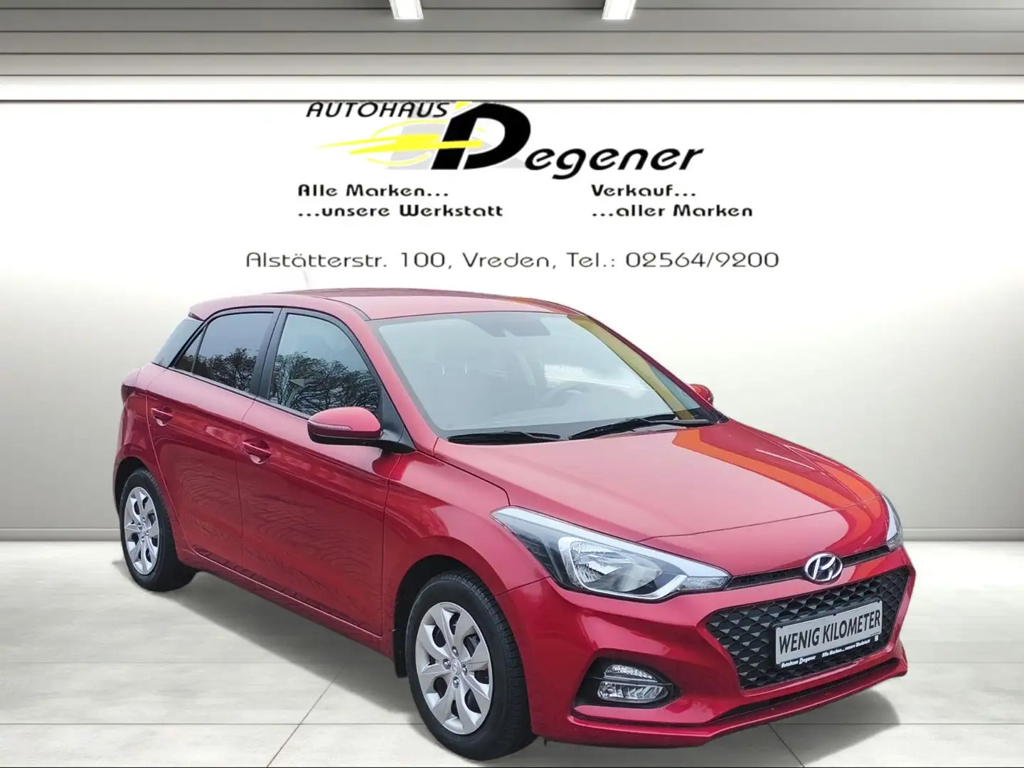 Hyundai i20 / AHK abn. 75 KG Stützl. / wenig KM Rot - 1