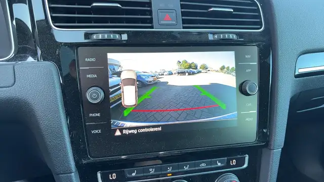 Volkswagen Golf view 13
