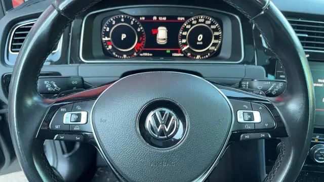Volkswagen Golf view 11