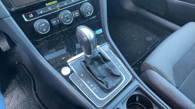 Volkswagen Golf view 18