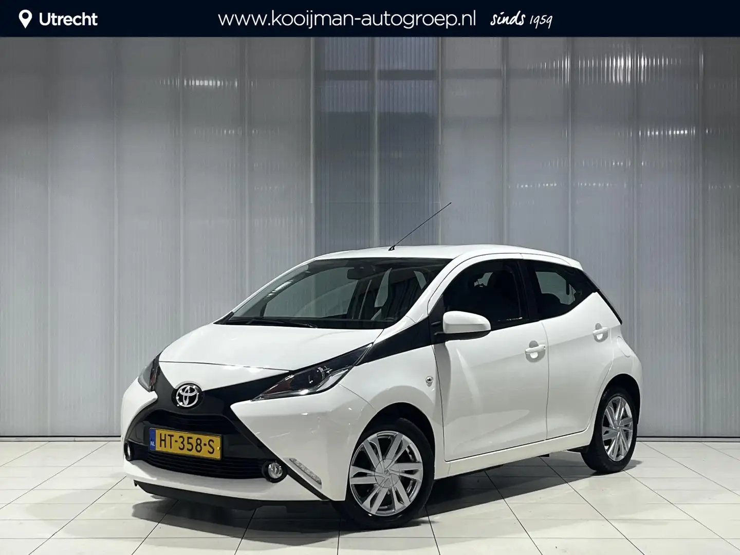 Toyota Aygo 1.0 VVT-i x-play | Dealer onderhouden | Nieuwe kop Wit - 1