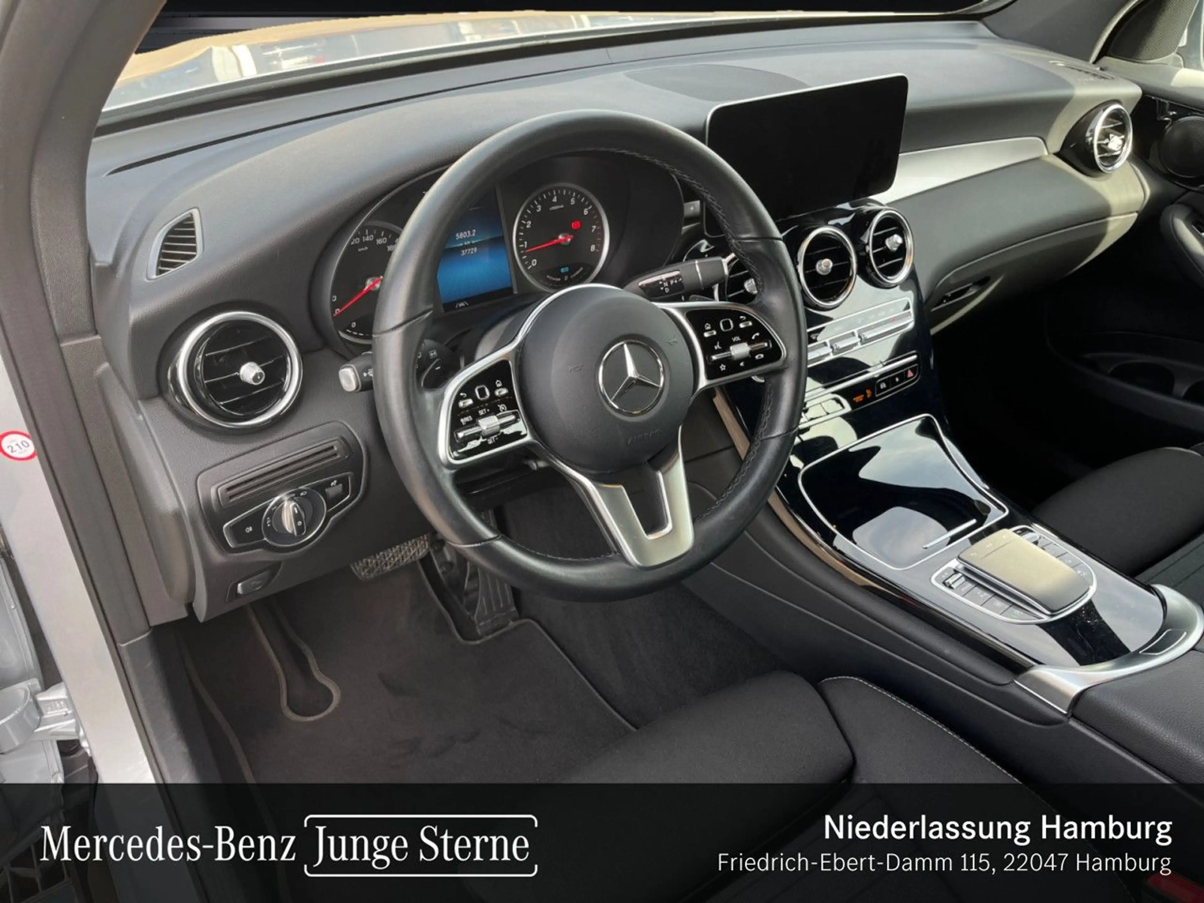 Mercedes-Benz GLC 200 4M AHK+LED+KAMERA+SPUR+TOTW+KEYLESS+9G — photo 11