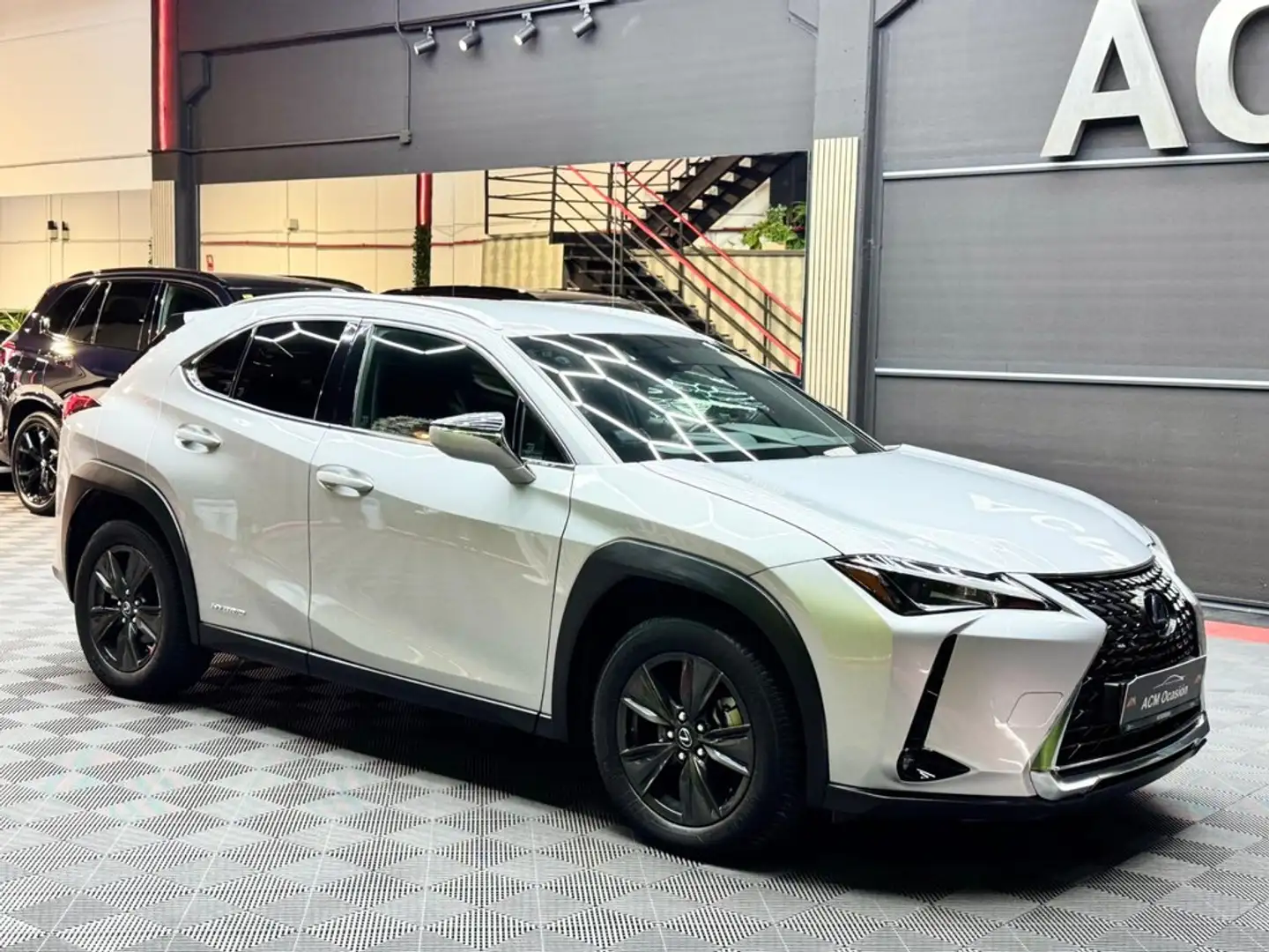 Lexus UX 250h 2.0 Business Navigation Gris - 2