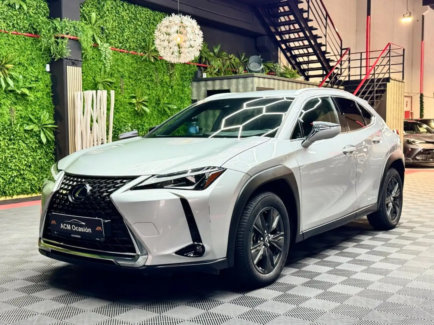 Lexus UX 250h 2.0 Business Navigation Gris - 1