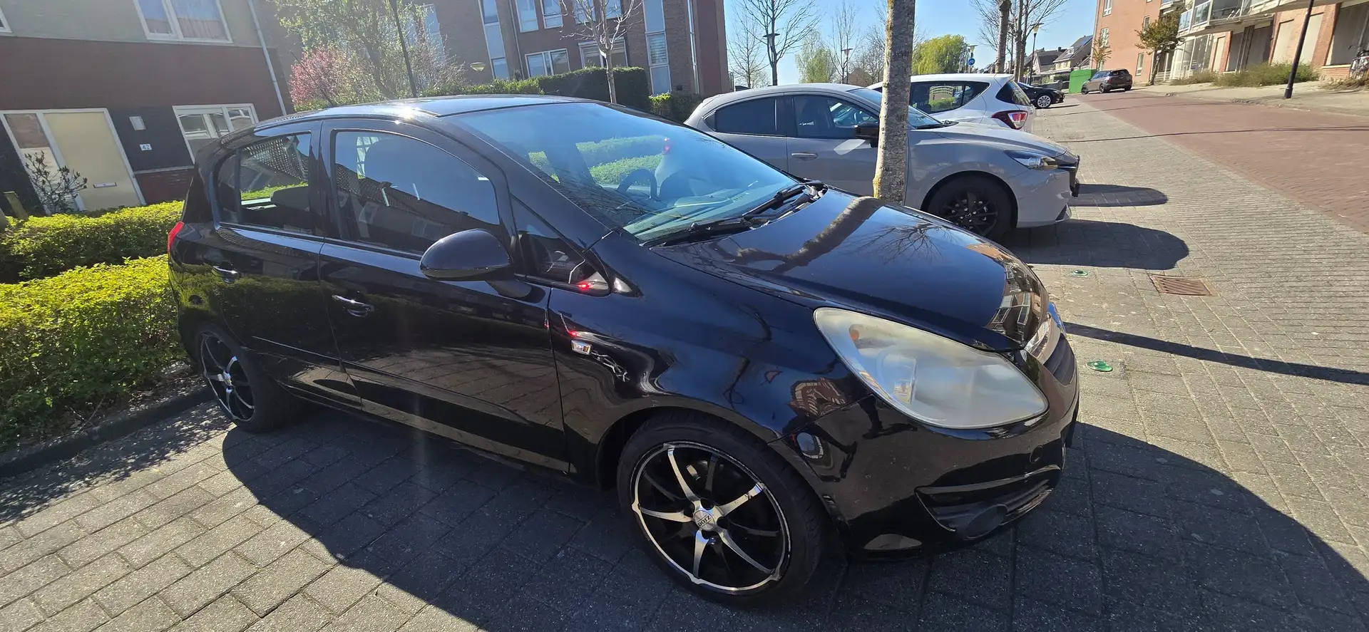 Opel Corsa Corsa 1.4-16V Business Zwart - 2