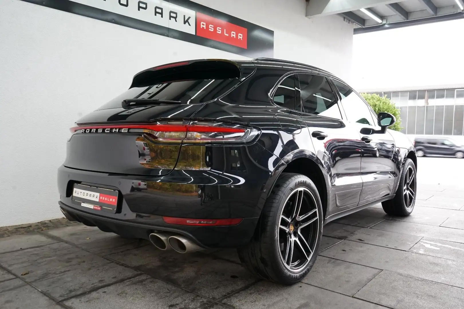 Porsche Macan S/LEDER/PANO/18W/SITZKLIMA/20z Schwarz - 2