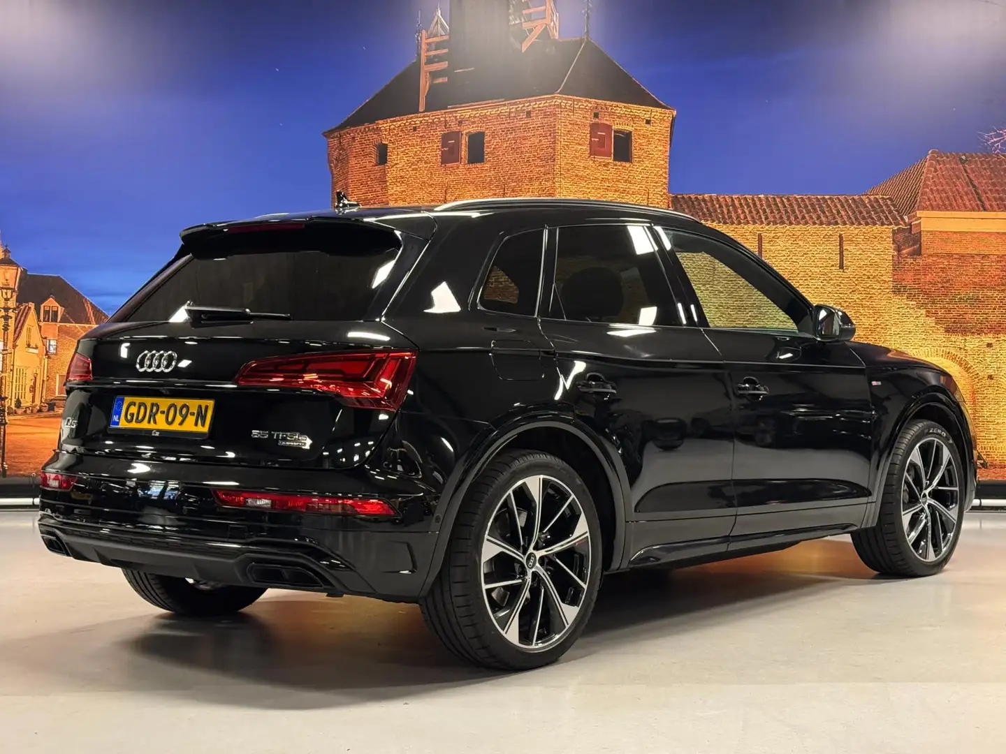 Audi Q5 55 TFSI-e Quattro S Edition Full Options Panodak B Zwart - 2