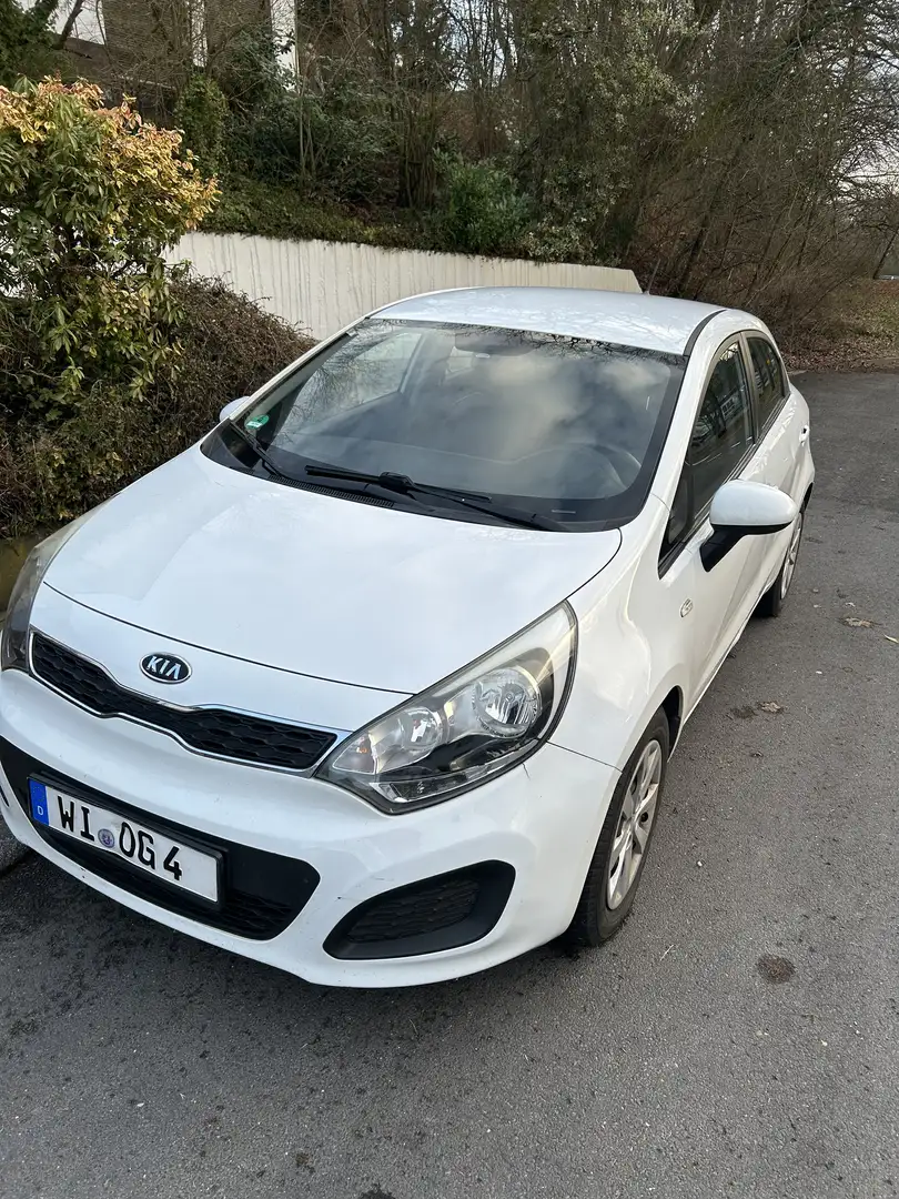 Kia Rio 1.4 CRDI Fifa World Cup Edition - 1